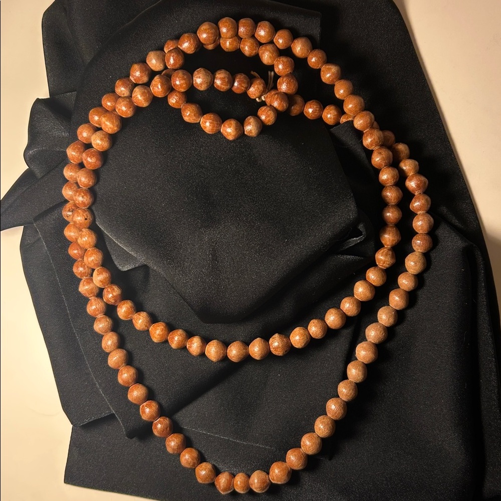 BROWN WOODEN BEAD NECKLACE